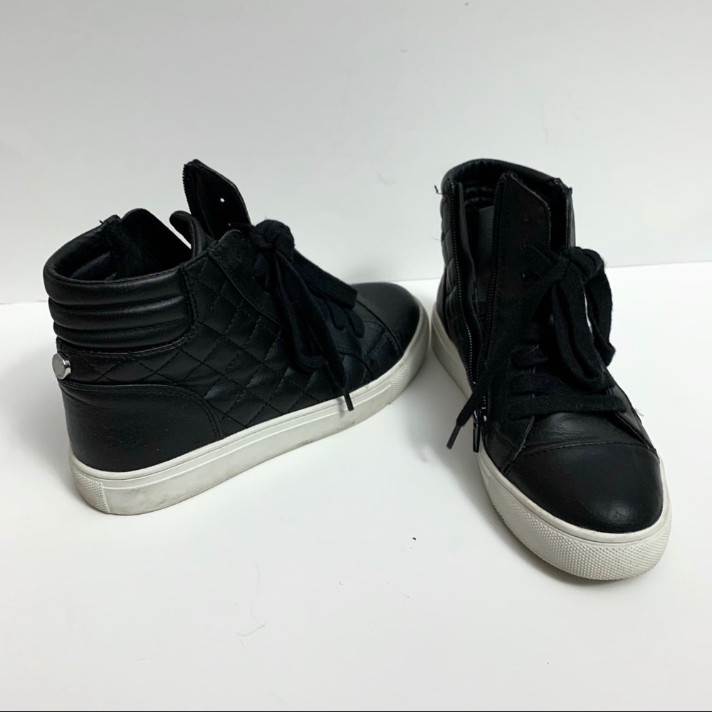 STEVE MADDEN black high top shoe